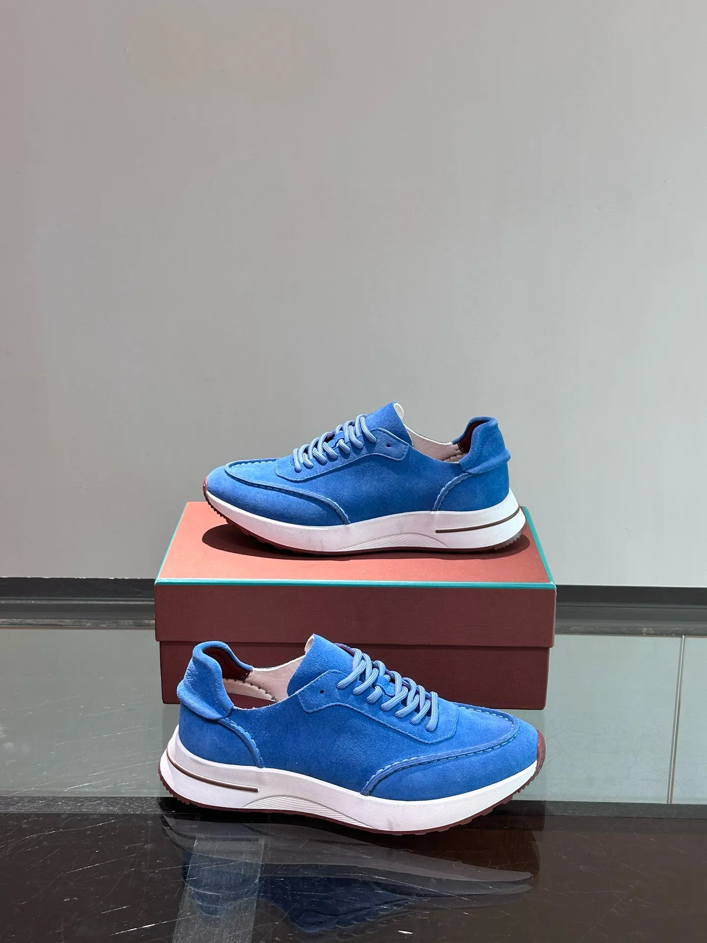 Factory price: 540💰Loro men's shoes💰iana niche Loro classic jogging shoes, men's lace-up casual shoes and sneakers, high-quality lightweight and comfortable fabrics, suitable for outdoor leisure, the color scheme is young and energetic, and it looks great with sportswear or casual suits! Size: 39-46 (customized sizes of 45 and 46 are non-refundable)